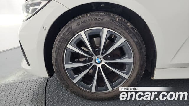 BMW 3 Series 2019 — фото 5 из 20