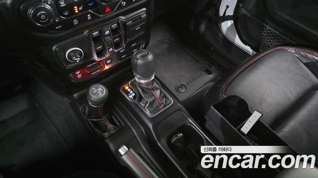Jeep Wrangler 2019 — Şəkil 9/20
