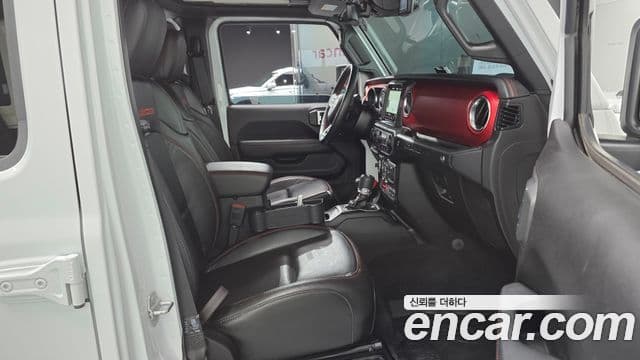 Jeep Wrangler 2019 — Şəkil 10/20