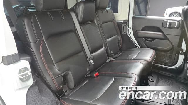 Jeep Wrangler 2019 — Şəkil 12/20