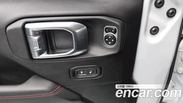 Jeep Wrangler 2019 — Şəkil 17/20