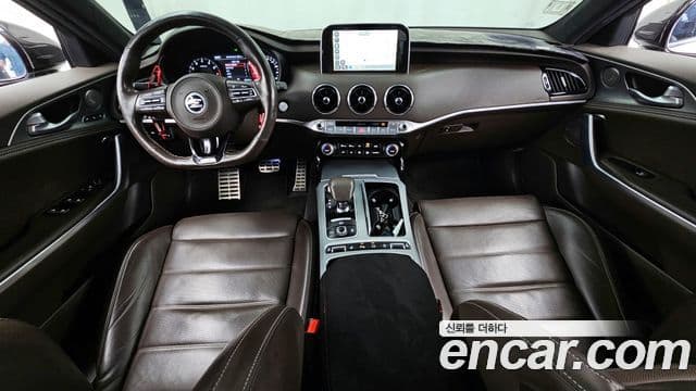 Kia Stinger 2018 — ფოტო 7/20