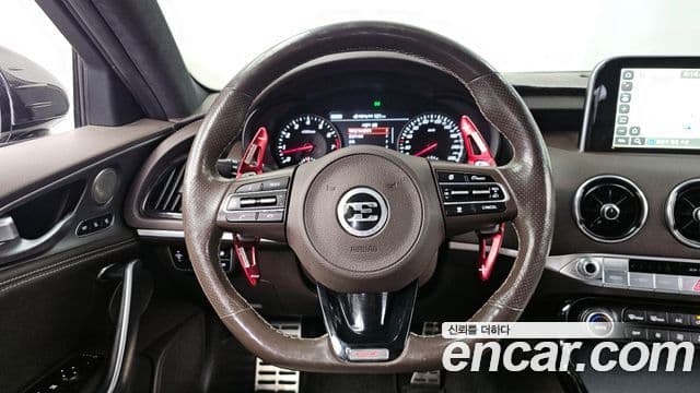 Kia Stinger 2018 — ფოტო 13/20