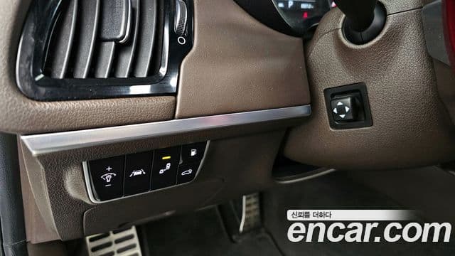 Kia Stinger 2018 — ფოტო 14/20