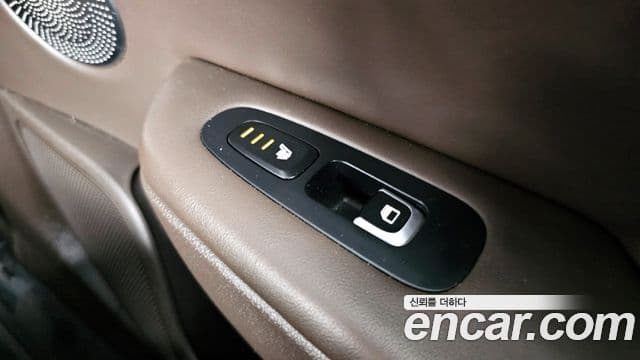 Kia Stinger 2018 — ფოტო 18/20