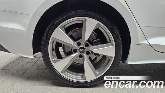 Audi A5 2021 — ფოტო 5/20