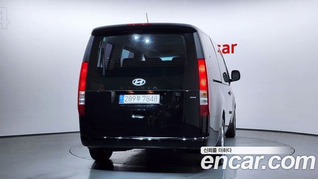 Hyundai Staria 2021 — Фото 4/20