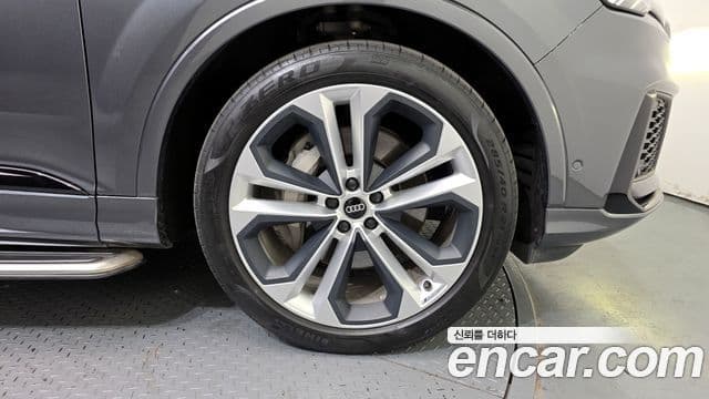 Audi Q7 2022 — ფოტო 16/20
