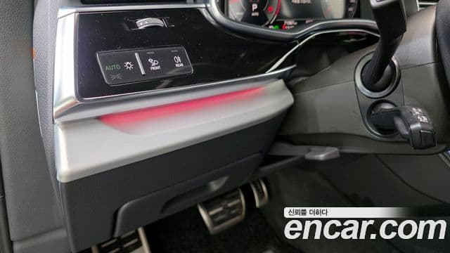 Audi Q7 2022 — ფოტო 19/20