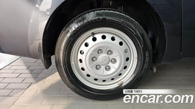 Hyundai Staria 2023 — ფოტო 19/20