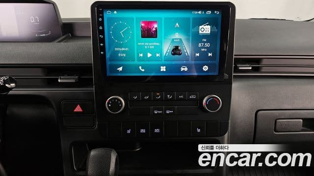 Hyundai Staria 2023 — ფოტო 17/20