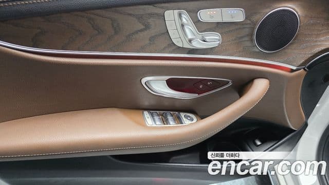 Mercedes-Benz E-Class 2021 — фото 14 из 20