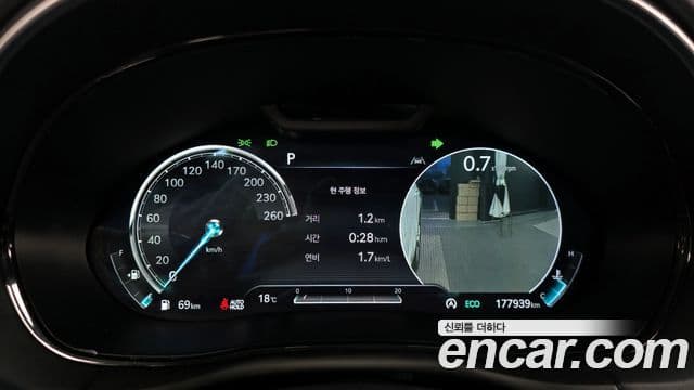 Genesis GV70 2022 — ფოტო 7/20