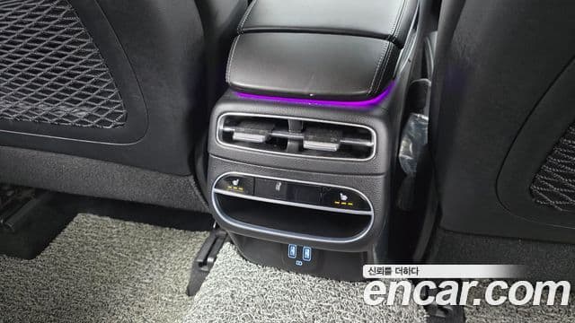 Genesis GV70 2022 — ფოტო 18/20