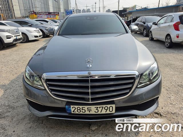 Mercedes-Benz E-Class 2018 — ფოტო 20/20