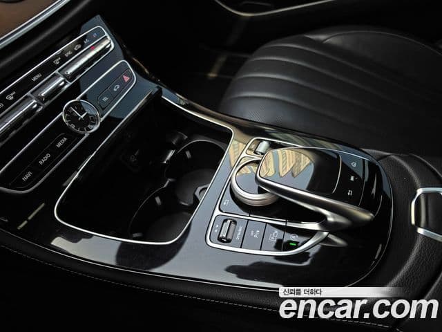 Mercedes-Benz E-Class 2018 — ფოტო 3/20