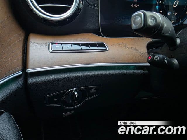 Mercedes-Benz E-Class 2018 — ფოტო 6/20