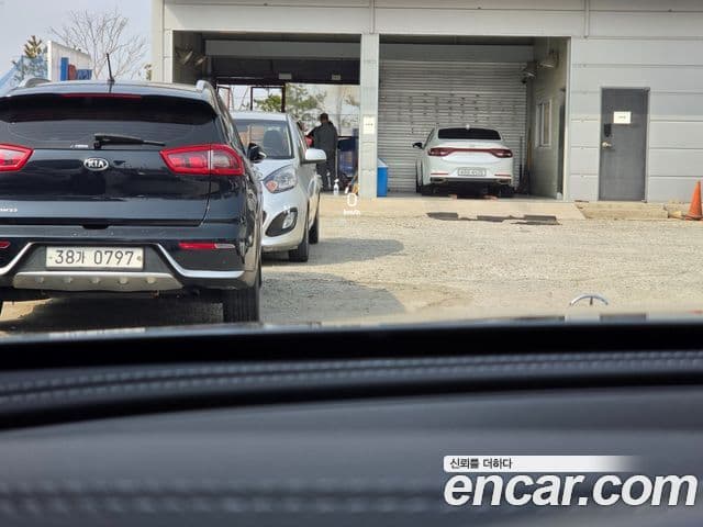 Mercedes-Benz E-Class 2018 — ფოტო 8/20