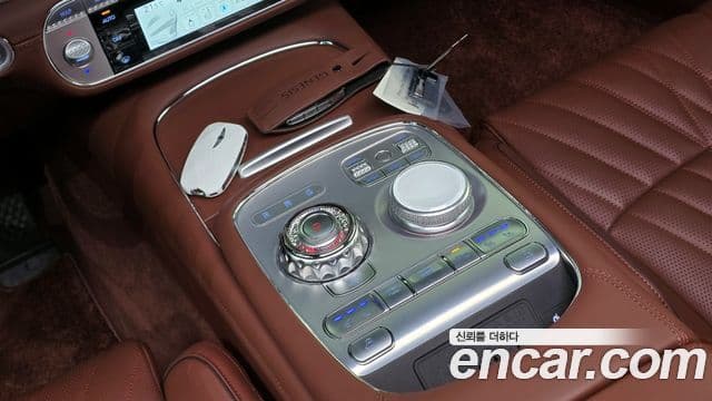 Genesis G90 2022 — Photo 16/20