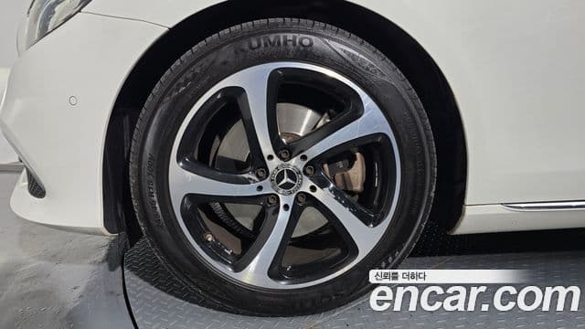 Mercedes-Benz E-Class 2019 — ფოტო 4/20