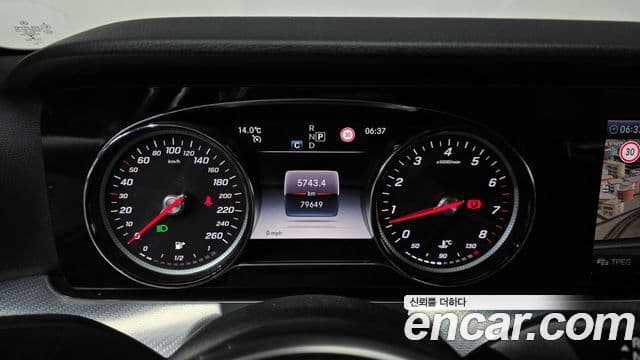 Mercedes-Benz E-Class 2019 — ფოტო 7/20