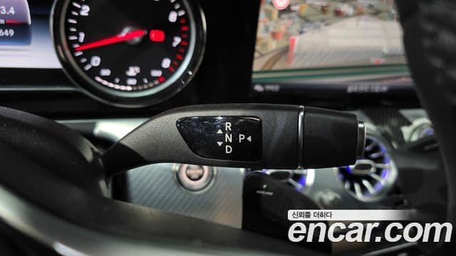 Mercedes-Benz E-Class 2019 — ფოტო 8/20