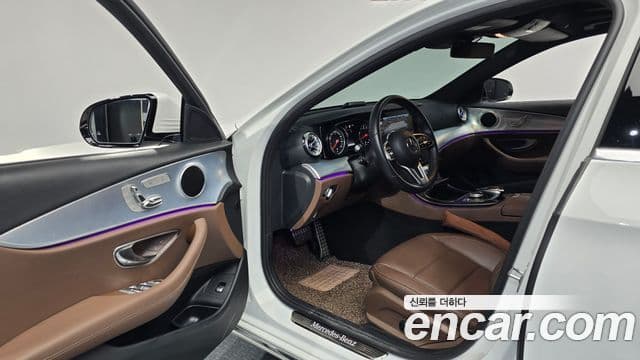 Mercedes-Benz E-Class 2019 — ფოტო 9/20