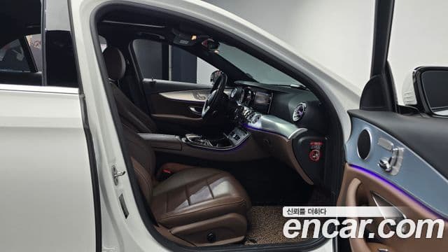 Mercedes-Benz E-Class 2019 — ფოტო 10/20