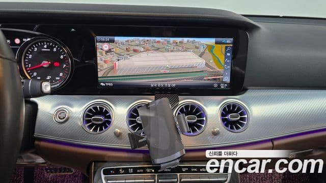 Mercedes-Benz E-Class 2019 — ფოტო 13/20