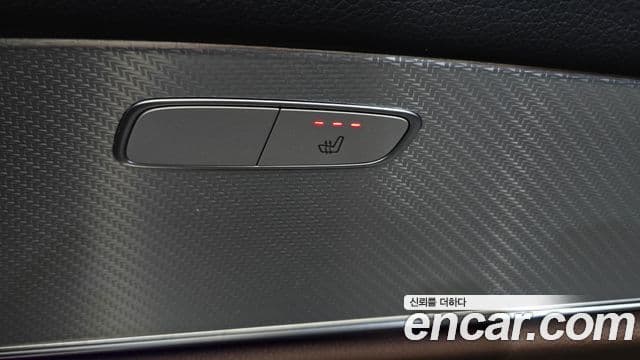 Mercedes-Benz E-Class 2019 — ფოტო 17/20