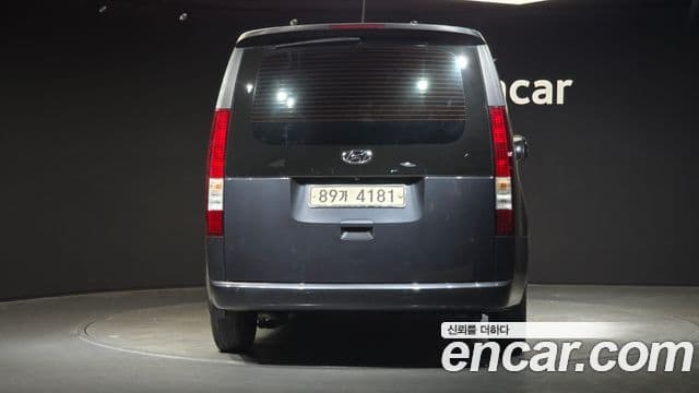 Hyundai Staria 2021 — ფოტო 4/20