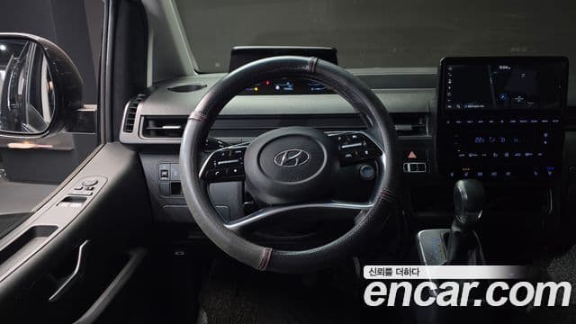 Hyundai Staria 2021 — ფოტო 14/20