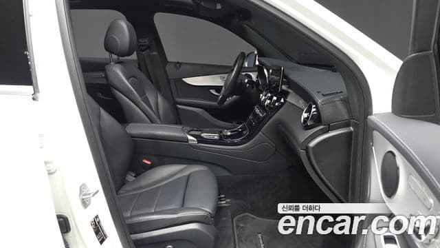 Mercedes-Benz GLC-Class 2021 — Şəkil 10/20
