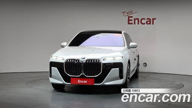 BMW 7 Series 2023 — ფოტო 3/20