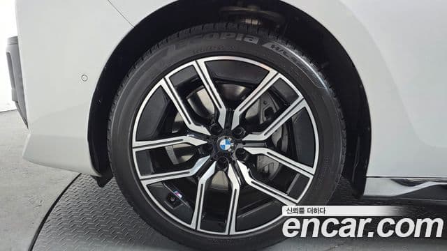 BMW 7 Series 2023 — фото 5 из 20