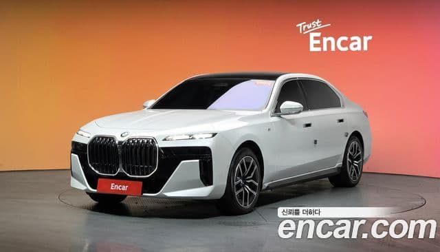 BMW 7 Series 2023 — ფოტო 1/20