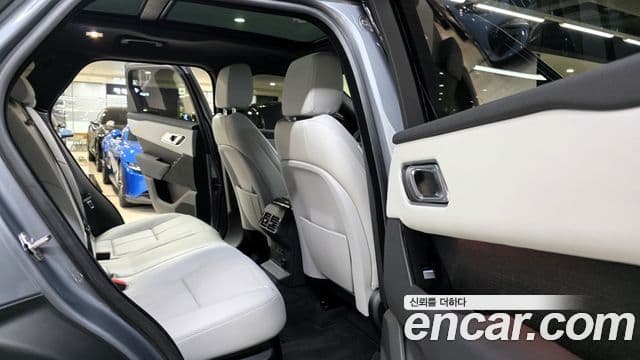 Land Rover Range Rover Velar 2024 — Şəkil 11/20