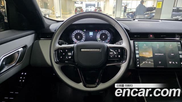 Land Rover Range Rover Velar 2024 — Şəkil 12/20