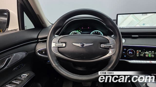 Genesis GV70 2022 — ფოტო 13/20