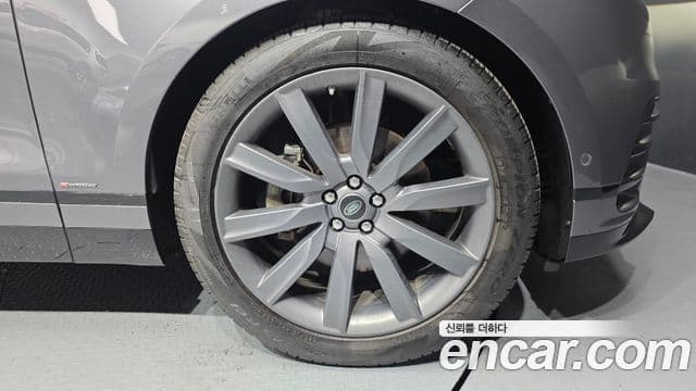 Land Rover Range Rover Velar 2019 — ფოტო 5/20