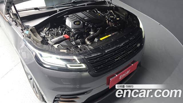 Land Rover Range Rover Velar 2019 — ფოტო 18/20