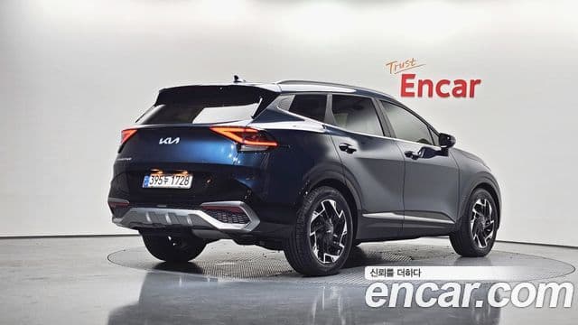 Kia Sportage 2021 — ფოტო 2/20