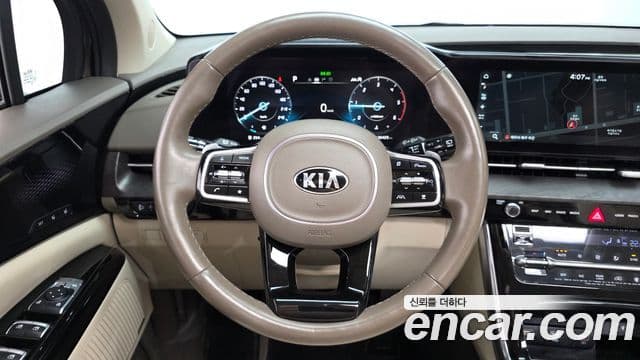 Kia Carnival 2020 — Фото 12/20