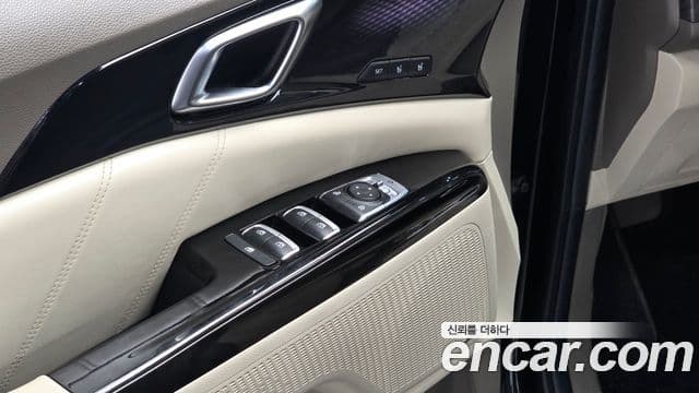 Kia Carnival 2020 — Фото 16/20
