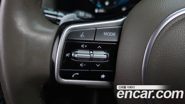 Kia Carnival 2020 — Photo 24/36