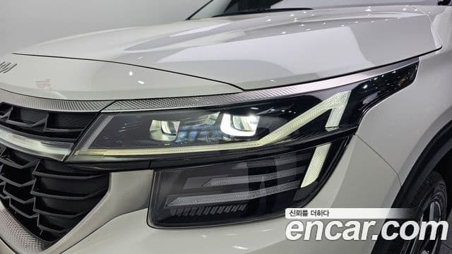 Kia Seltos 2023 — Photo 16/33