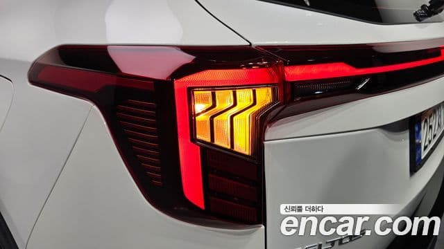 Kia Seltos 2023 — Photo 8/33
