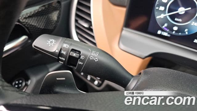 Kia Seltos 2023 — Photo 3/33