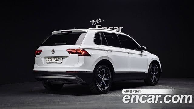Volkswagen Tiguan 2018 — ფოტო 2/20