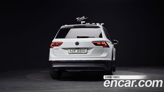 Volkswagen Tiguan 2018 — ფოტო 4/20